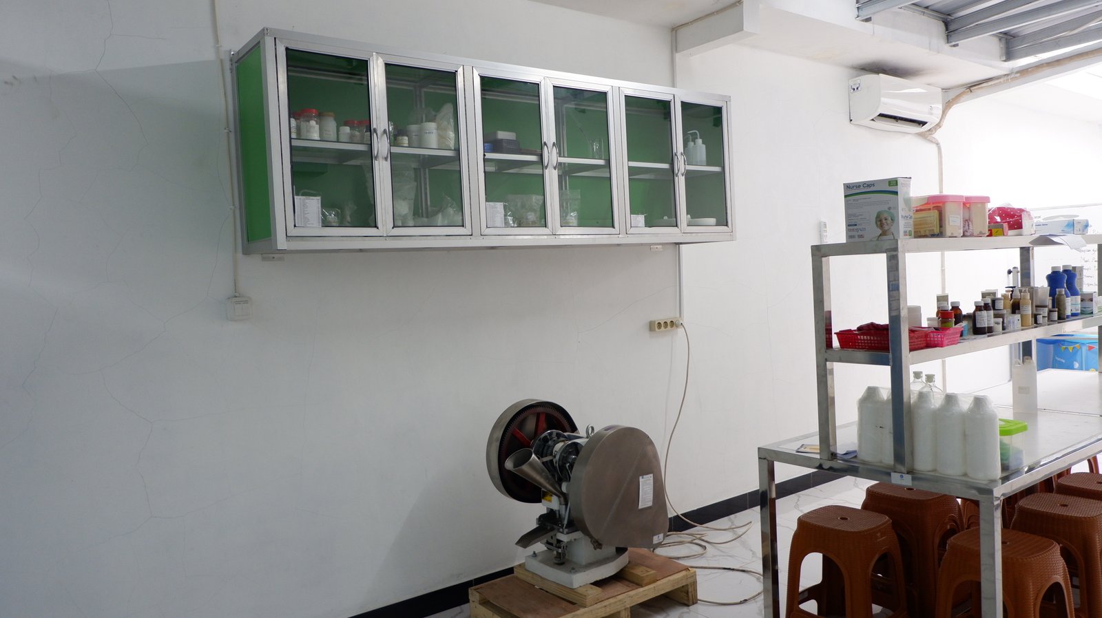 Lab Teknologi Farmasi